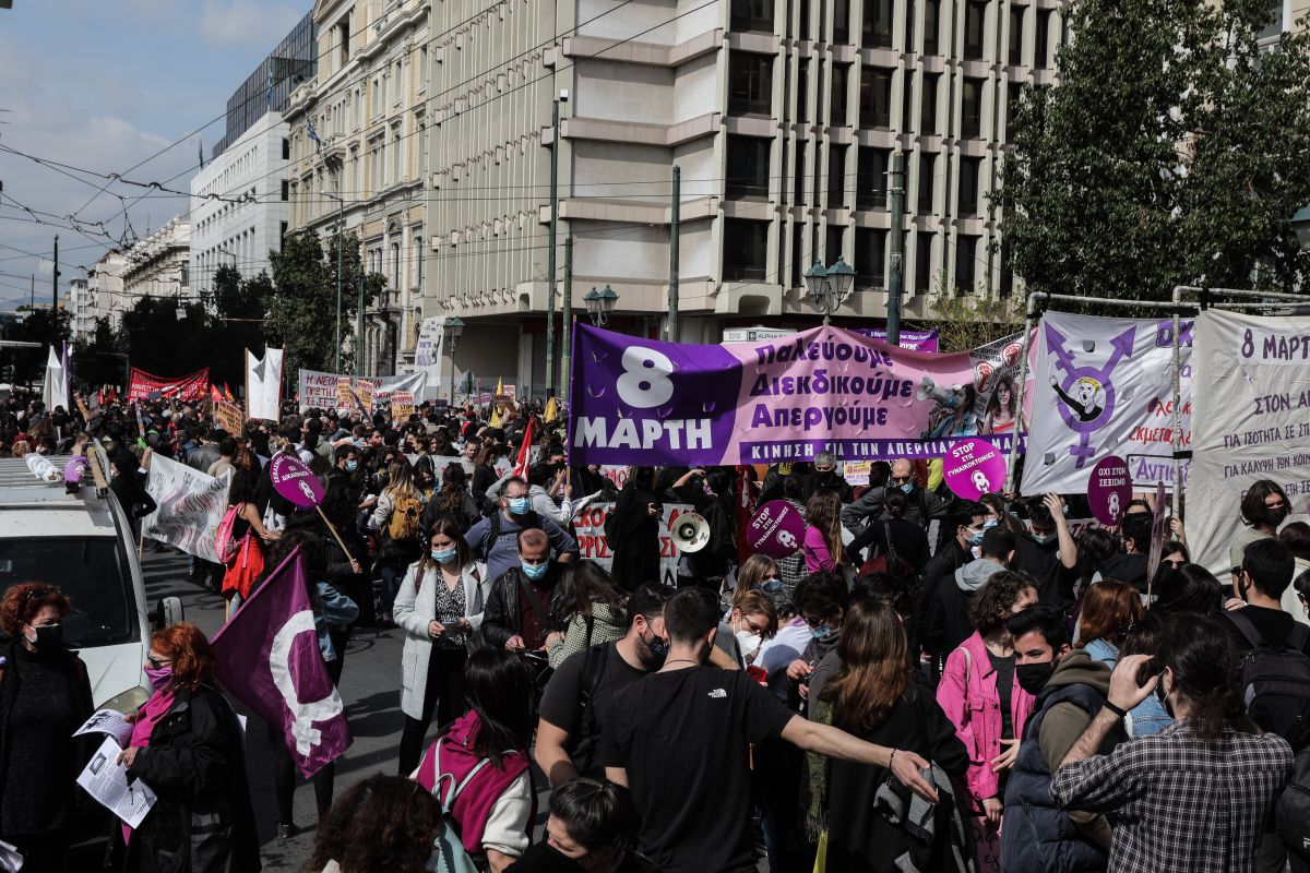 Ημέρα της Γυναίκας: Μαζική η συγκέντρωση