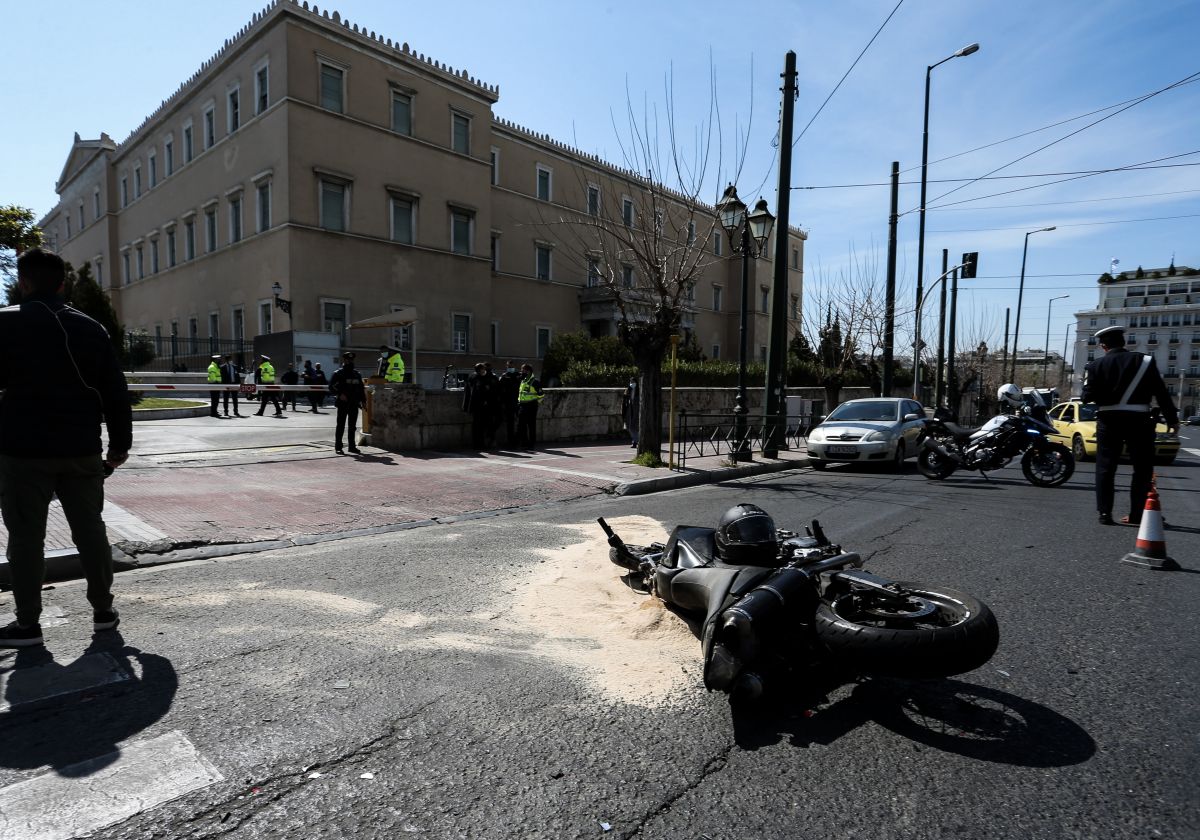 Τροχαίο στη Βουλή: Κατέθεσε ο διανομέας