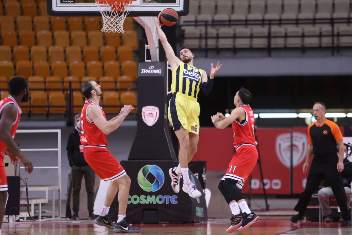 Ολυμπιακός - Φενέρμπαχτσε: 71-76