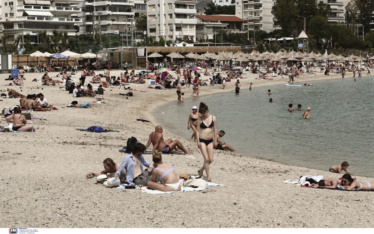 Παραλίες Αττικής: Γέμισαν από κόσμο