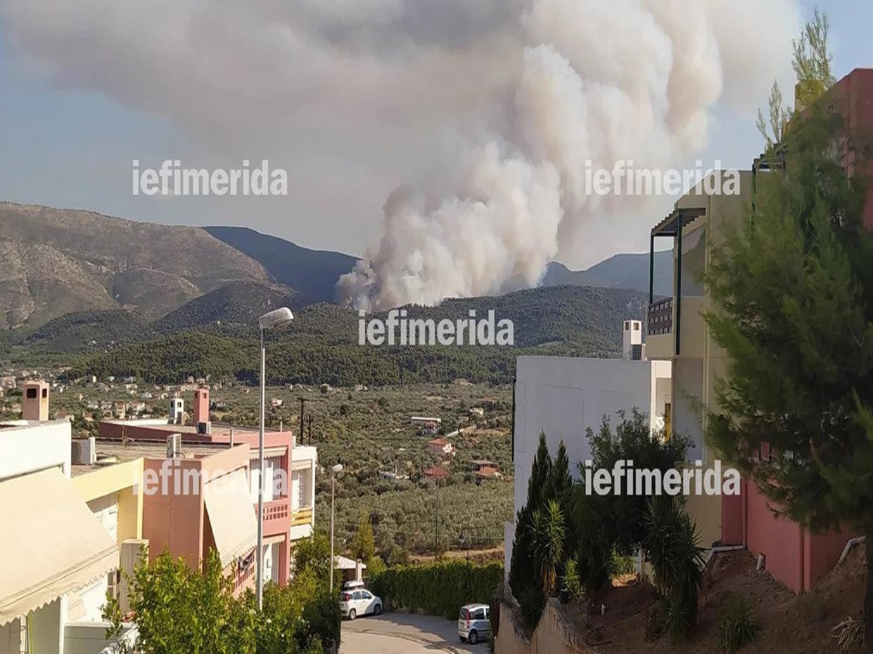 Φωτιά στην Κόρινθο